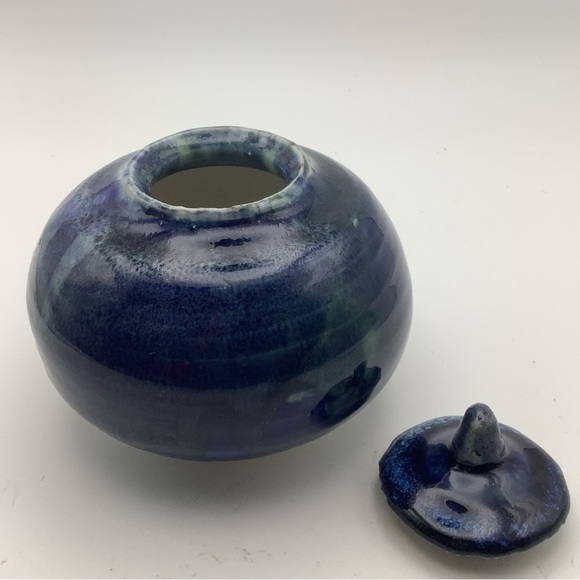 Dark Blue Pottery Lidded Bowl/Container - Picture 5 of 9